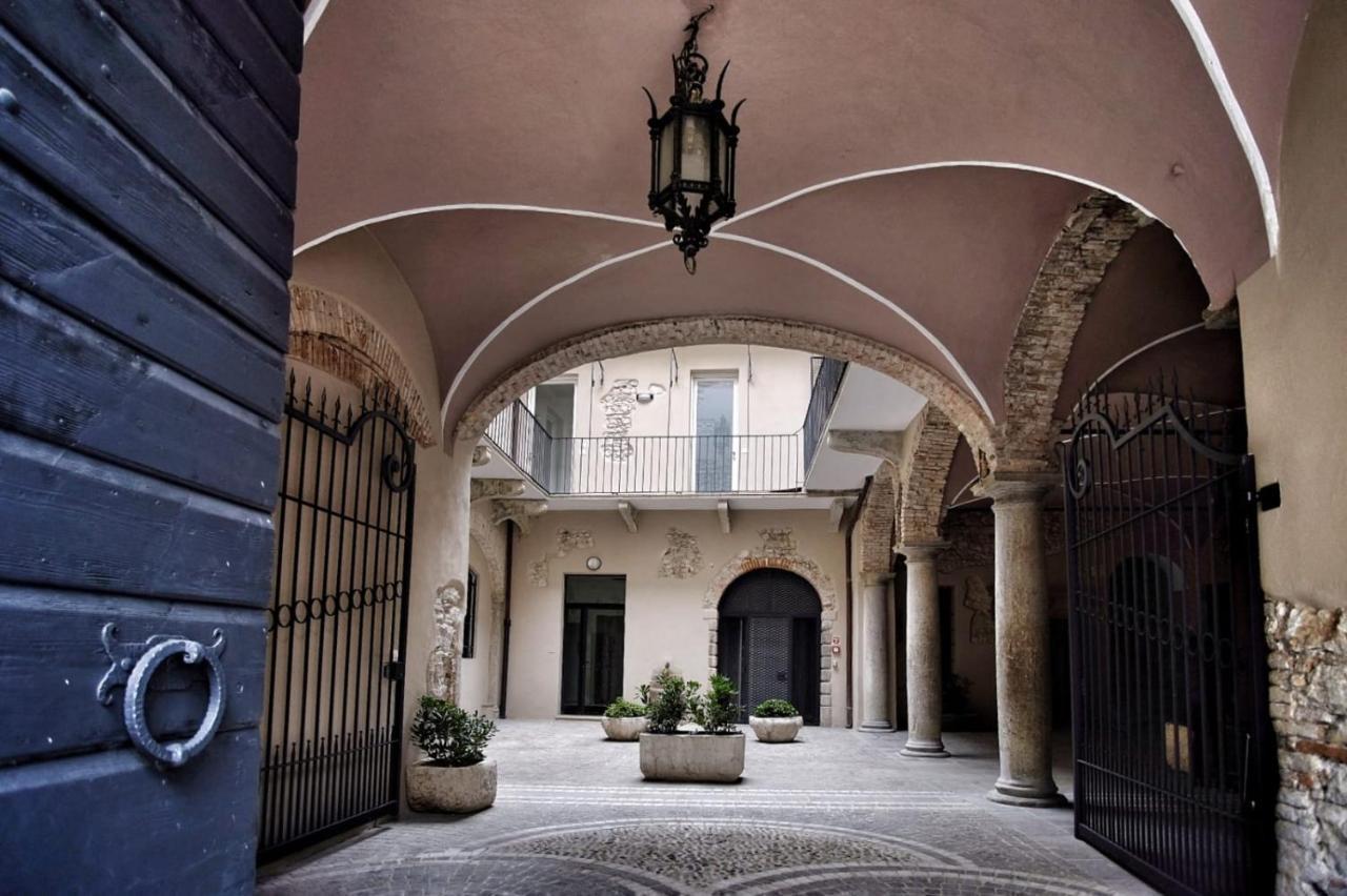 Corte Trento Desenzano del Garda Exterior foto